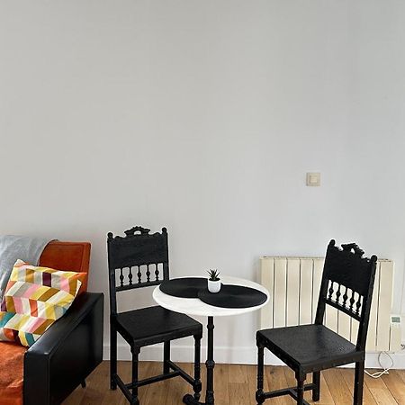 Appartamento Charmant Studio Au Coeur Du 18E Parigi Esterno foto